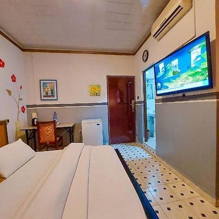Hotel Relax Kinshasa Ngoại thất bức ảnh
