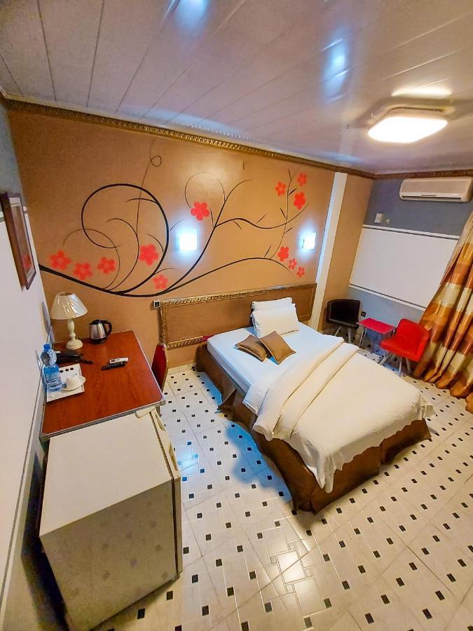 Hotel Relax Kinshasa Ngoại thất bức ảnh